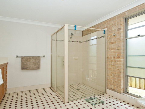 Beachfront Pool House - Absolute Beachfront - Go Out 2