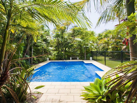 Beachfront Pool House - Absolute Beachfront - Go Out 0