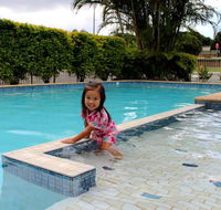 Beachlander Holiday Apartments - Go Out