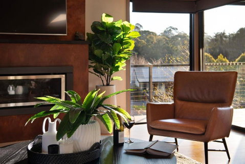 Retreat Lake Daylesford - Free Wifi - Pubs and Clubs 3