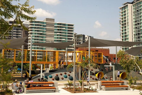 Rivello Apartments - Free Secure Car Park, 6km To City, Ferry Terminal, Eat Street, Rooftop Pool, Sauna, Portside Dinning - Go Out 3