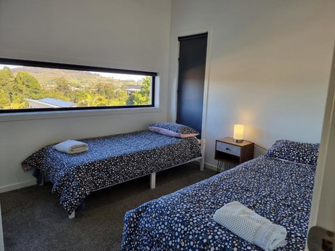 RESIDENTIAL 4 BEDROOM House - Go Out 3