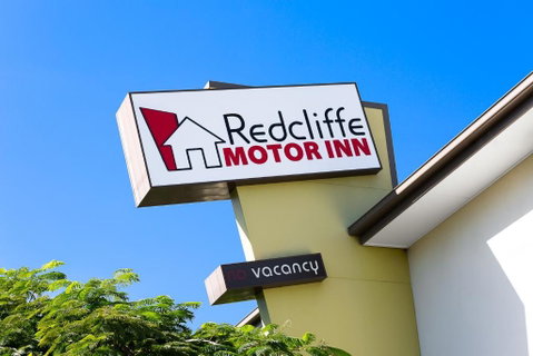 Redcliffe Motor Inn - Pubs and Clubs 2
