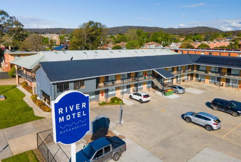 River Motel - Pubs and Clubs 0