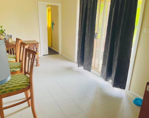 Red Steps - Family & Pet Friendly - Go Out 3