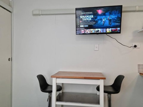 Redcliffe Homestay - Pubs and Clubs 2
