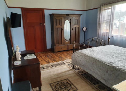 Renaisscents Homestay - Pubs and Clubs 2