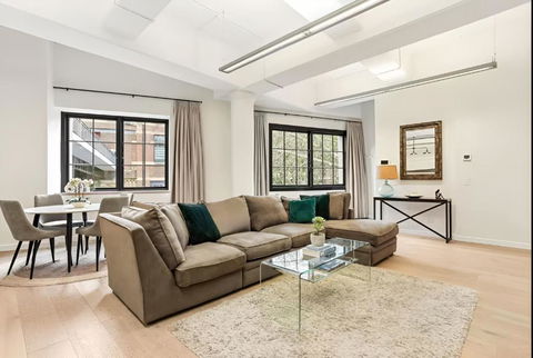 Renovated Warehouse Conversion In Heart Of Sydney - Pubs and Clubs 2