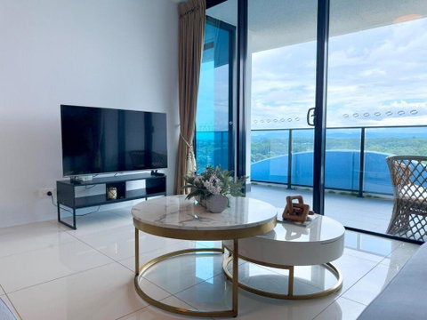 Resort-Style Apartment Near Harbour Town - Go Out 2