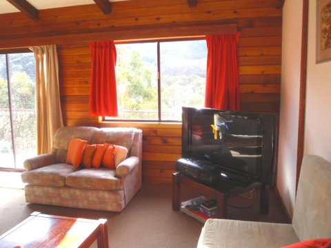 Retro 2 Bedroom Apartment - Pubs and Clubs 3
