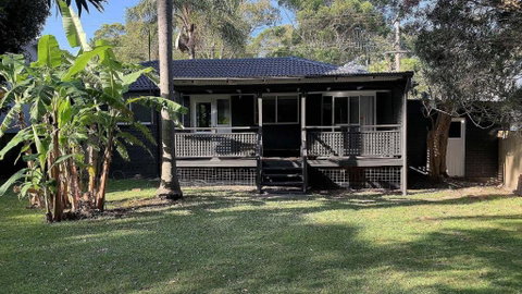 Retro Beach House - Macmasters Beach - Pubs and Clubs 0