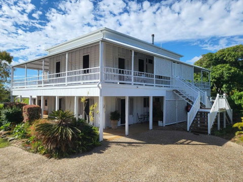 Ribbonwood Bed & Breakfast, Emu Park Qld - Go Out 0
