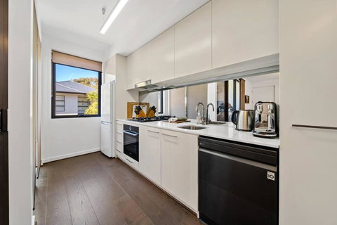River Torrens Retreat - 2BR, Parking, Wi-Fi - Pubs and Clubs 2