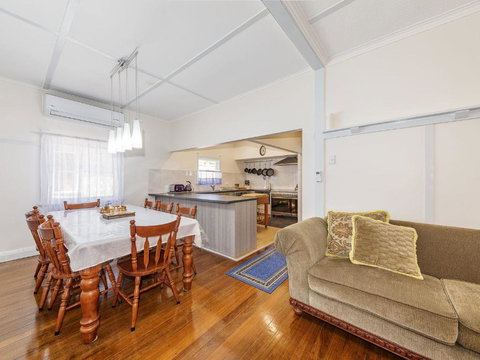 River View Cottage - Go Out 3