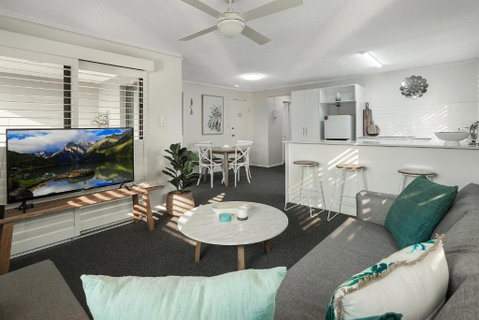 Riverside Location, Noosa Sound - Go Out 1