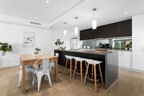 Riverside Villa & Pet Friendly - Pubs and Clubs 0