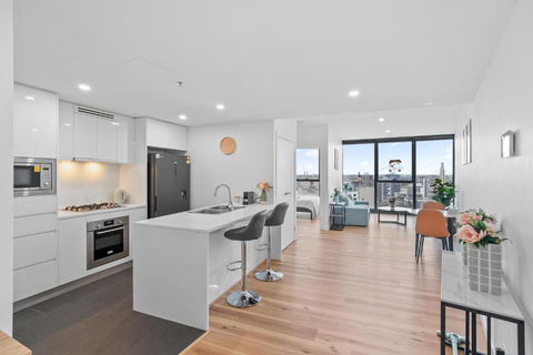 RiverViews 1BR 1BA Skytower Apt With Pool, Gym, Sauna - Pubs and Clubs 1