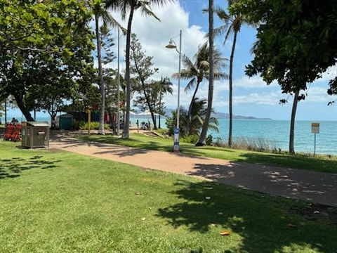 Residential Two-bedroom Unit On The Strand, Self-check In, Wi-fi - Go Out 1