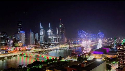 Riverview Haven Prime Spot For NY Fireworks - Go Out 2