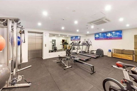 Ruby - Self Contained, Privately Managed Apartments - Go Out 3