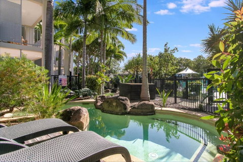 Salt&Pepper Sanctuary - Plunge Pool Resort Apartment By UHoliday - 2BR, 1BR And Studio Hotel Room Configurations Available - Pubs and Clubs 2