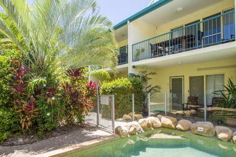 SAILS 9 Beachfront Getaway Horseshoe Bay - Pubs and Clubs 2