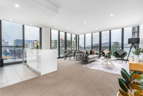 Roomy 2BR 2BA City-Centre Apt - Go Out 0