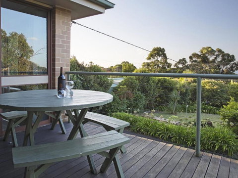 Roanjoka Dromana - Pubs and Clubs 0