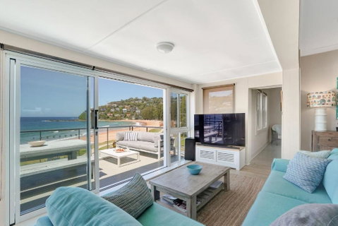 Rocklands Palm Beach Front - Go Out 1