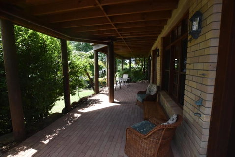Rockwall Avoca Beach - Pubs and Clubs 1