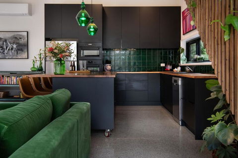 Rocky Hollow - Pubs and Clubs 2