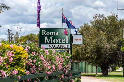Roma Motel - Go Out 1
