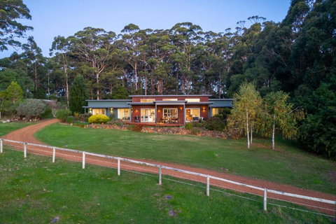 Roo Corner I Private Properties - Go Out 0