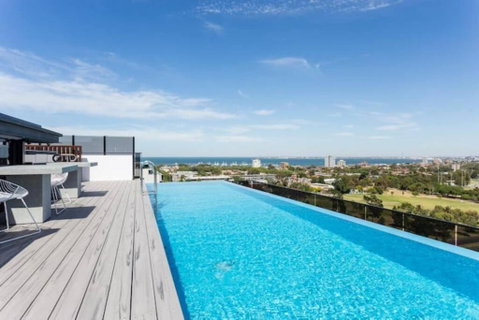 Rooftop Infinity Pool - St Kilda Luxury - Pubs and Clubs 0