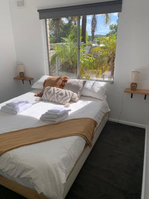 Room For Rent - Go Out 0