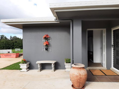 Room In Guest Room - Cozy Room With Separate Entrance And Ensuit Bathroom - Go Out 1