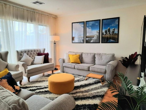 Room In Guest Room - Private Room In A Charming Hampton-style Home Ten Minutes From Fremantle Port - Go Out 0