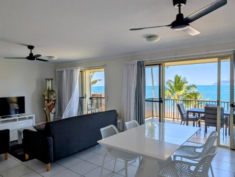 Rose Bay Resort - Pubs and Clubs 2