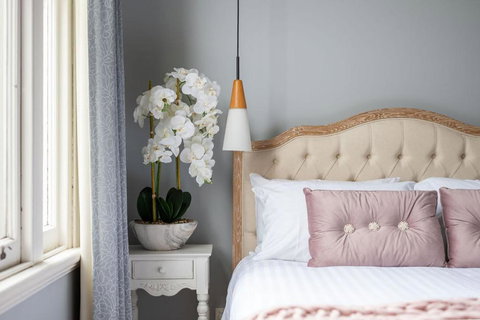 Rose Villa Heritage Home With Parking & WiFi - Pubs and Clubs 1