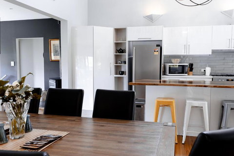 Rosella - Pubs and Clubs 2