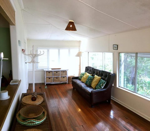 Rosemaree, 24 East Street - Go Out 1