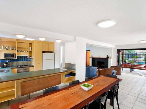 Ross Cres Spacious Private Beach House - Go Out 3