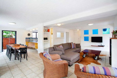 Ross Cres Spacious Private Beach House - Go Out 2