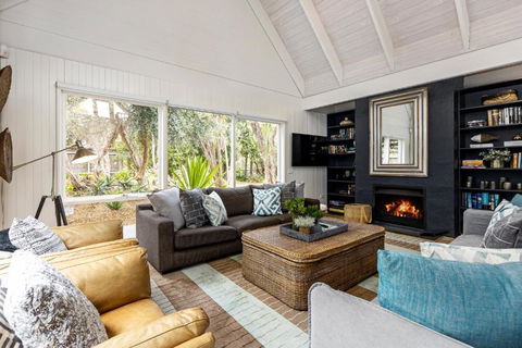 Royadie Retreat Blairgowrie - Pubs and Clubs 1