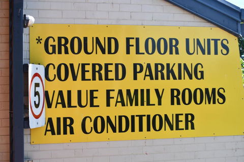 Royal Residences Rockhampton - Pubs and Clubs 1