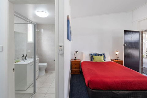 Royal Motel Tenterfield - Pubs and Clubs 1