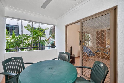 Royal Palm Villas - Pubs and Clubs 3