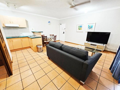Royal Palm Villas - Pubs and Clubs 0