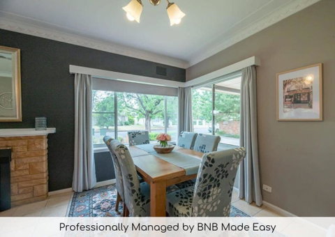 Roycox Cottage - Charming Escape, Fireplace - Go Out 0