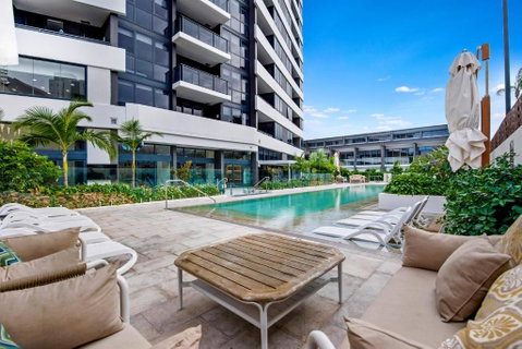 Ruby Apartments - Self Contained, Privately Managed Apartments - Pubs and Clubs 2